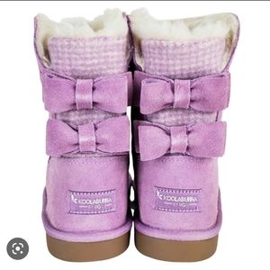 Koolaburra By Ugg Attie Bow Short Boot Lavender Mist Big Girl Size 4